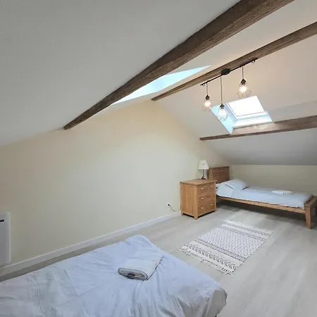 A Saint-meard-de-drone Avec Terrasse Et Piscine Partagee - Fr-1-616-469 Holiday home Villetoureix
