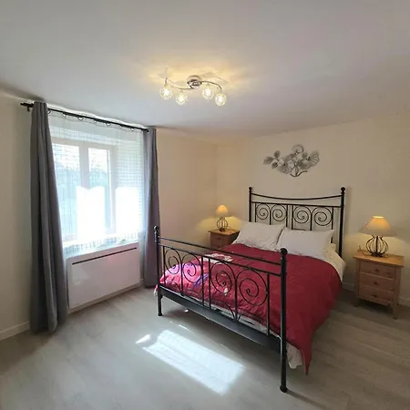 A Saint-meard-de-drone Avec Terrasse Et Piscine Partagee - Fr-1-616-469 *