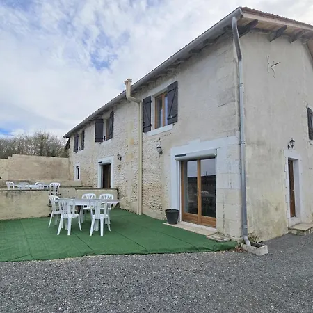 A Saint-meard-de-drone Avec Terrasse Et Piscine Partagee - Fr-1-616-469 Villetoureix