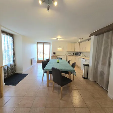 A Saint-meard-de-drone Avec Terrasse Et Piscine Partagee - Fr-1-616-469 Holiday home *