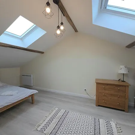 A Saint-meard-de-drone Avec Terrasse Et Piscine Partagee - Fr-1-616-469 Holiday home Villetoureix