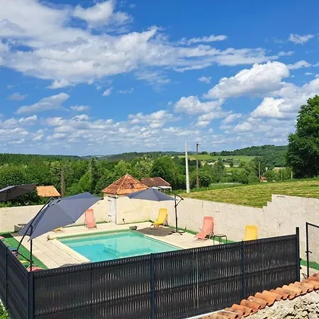 A Saint-meard-de-drone Avec Terrasse Et Piscine Partagee - Fr-1-616-469 * Villetoureix